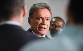 Alvaro Dias lidera corrida ao Senado no Paran&aacute;