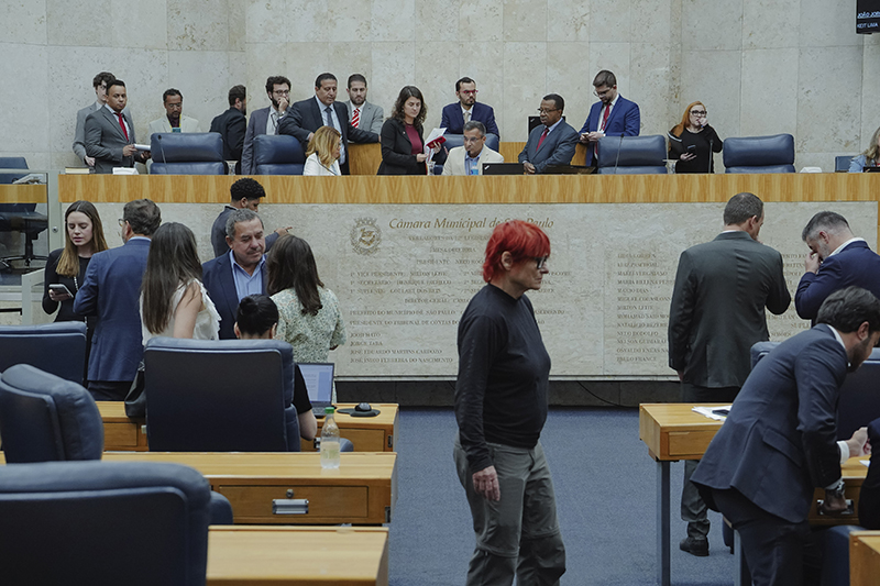 C&acirc;mara de SP abre debates sobre or&ccedil;amento e sal&aacute;rios