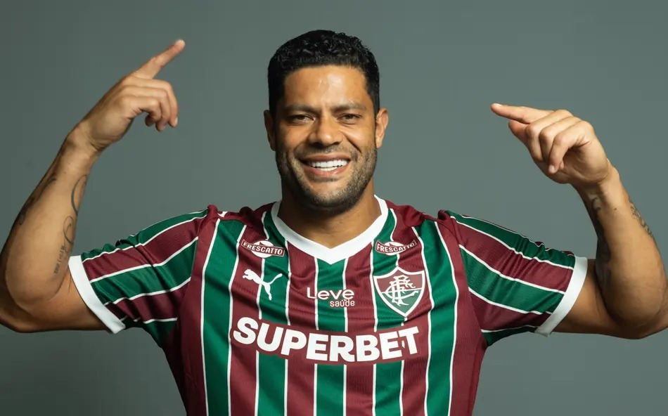 Hulk chega ao Rio em momento conturbado do Fluminense