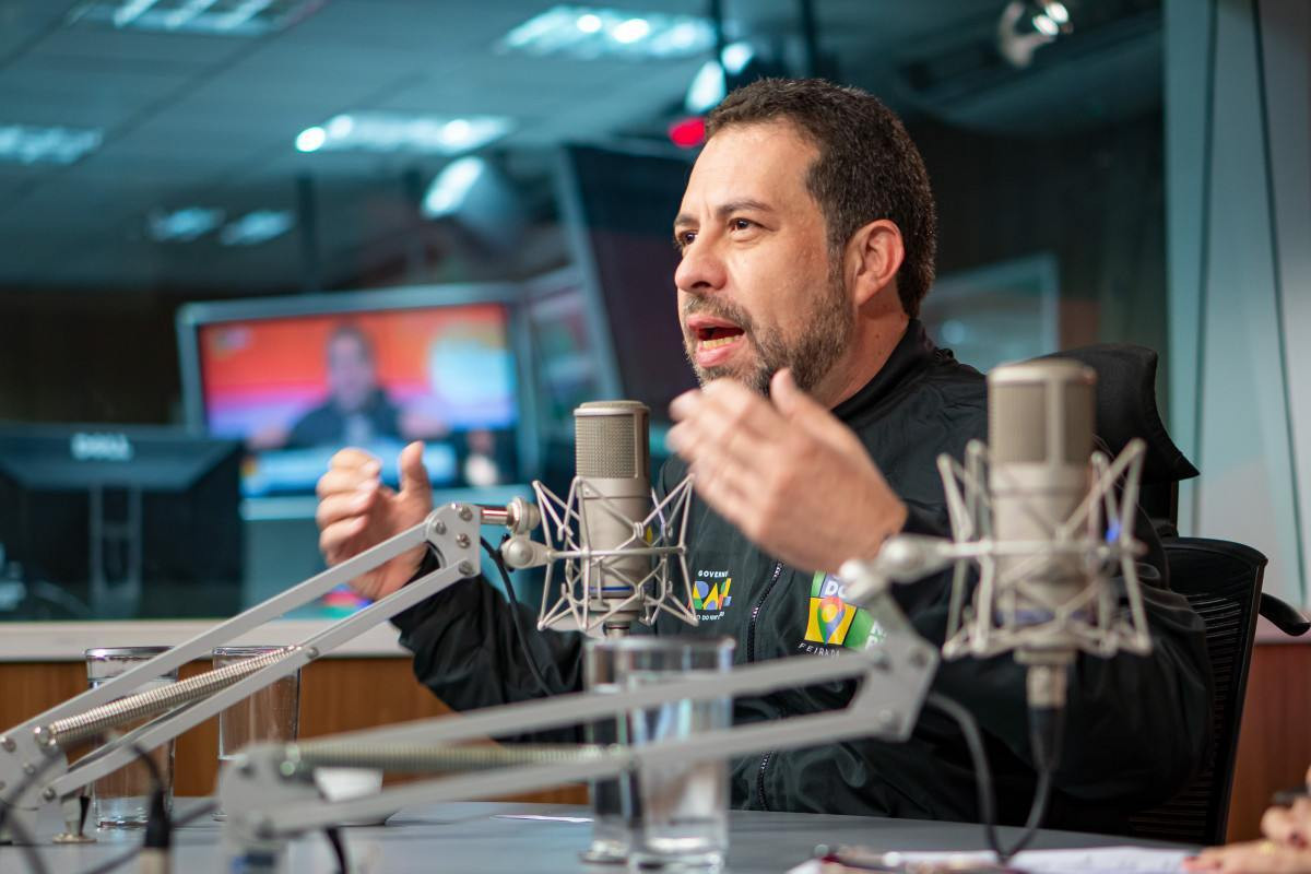 Boulos fala em limite digital no trabalho e critica as bets