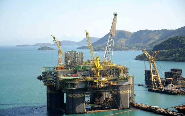 Governo mant&eacute;m imposto sobre exporta&ccedil;&atilde;o de petr&oacute;leo por 60 dias