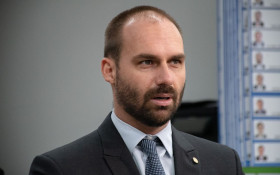 Eduardo Bolsonaro nega ter recebido verba de Vorcaro para filme