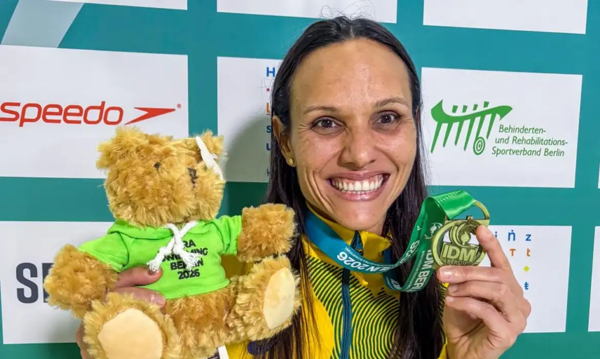 Carol Santiago &eacute; ouro, o 37&ordm; p&oacute;dio do pa&iacute;s no Internacional de Berlim 
