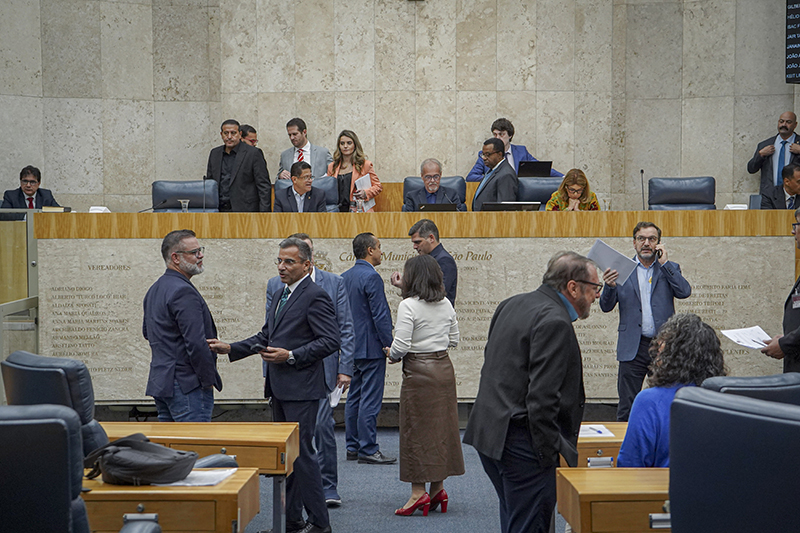 Greve de professores continua ap&oacute;s aprova&ccedil;&atilde;o de reajuste