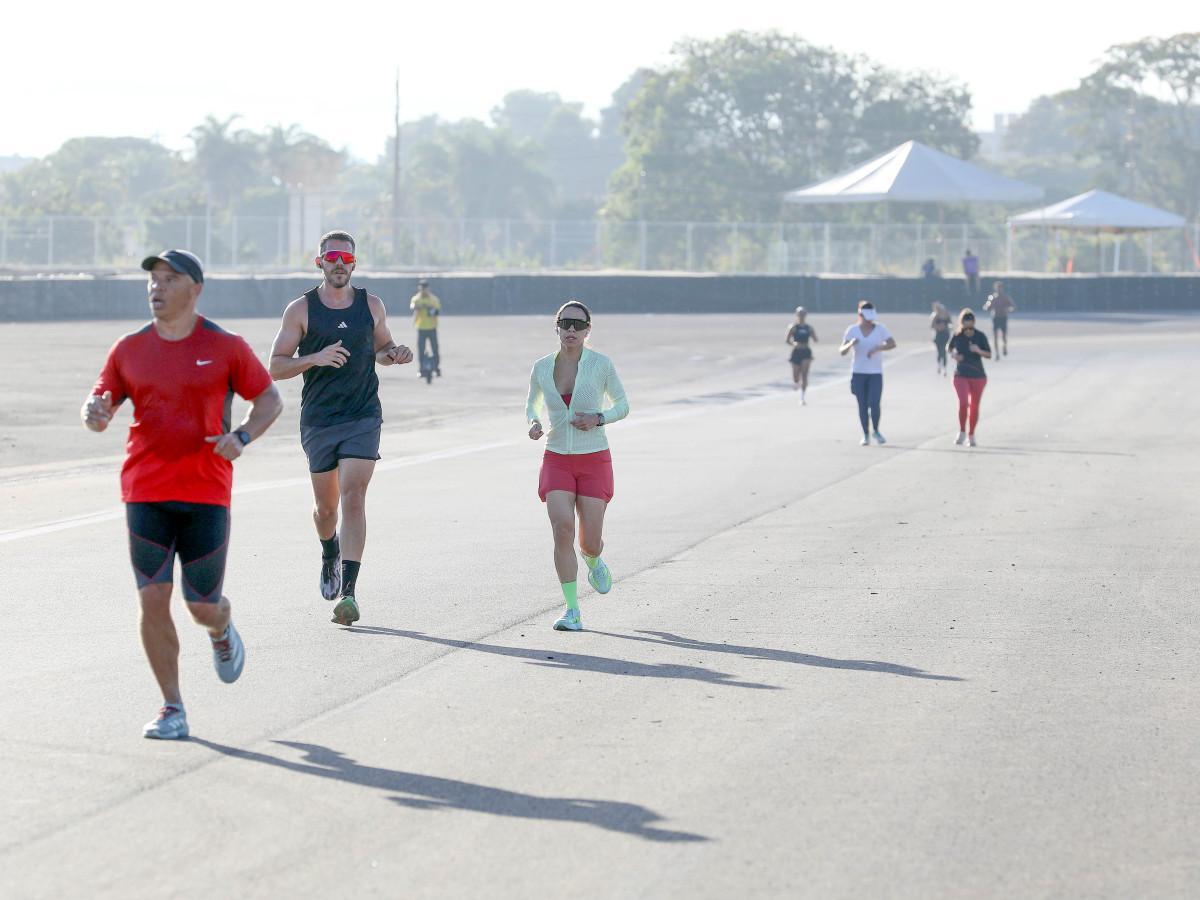 Bras&iacute;lia abre aut&oacute;dromo a corredores de rua