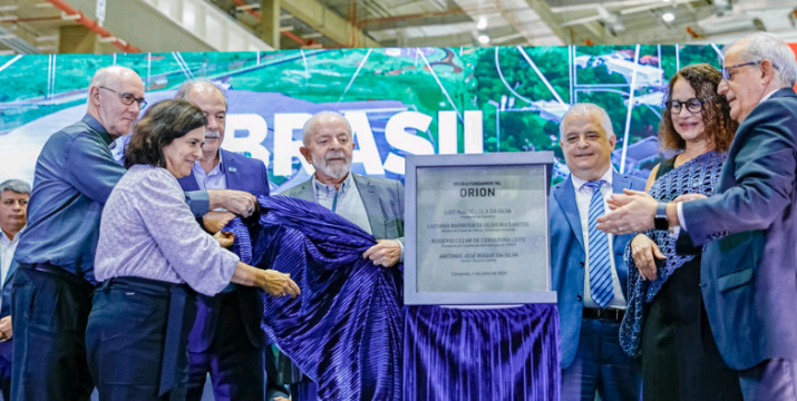 Lula inaugura novas linhas de luz no acelerador de part&iacute;culas em Campinas
