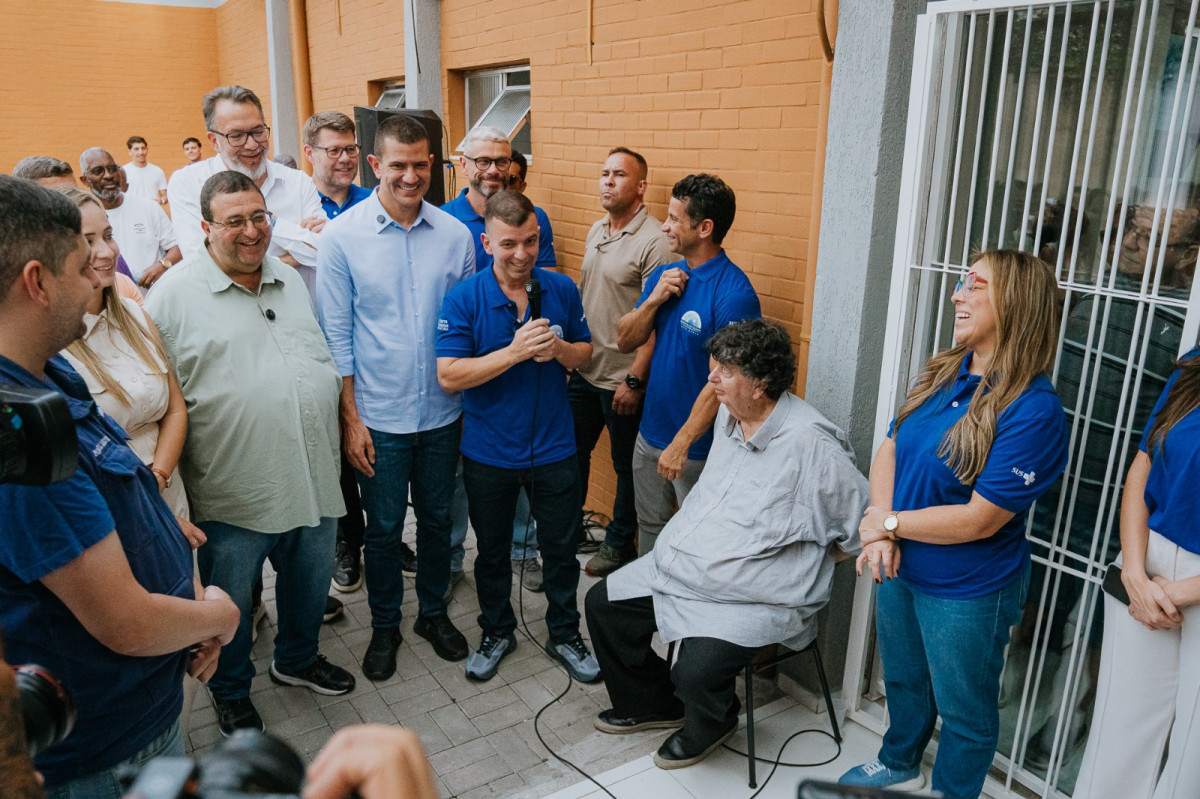 Inaugura&ccedil;&atilde;o em Barra Mansa re&uacute;ne l&iacute;deres pol&iacute;ticos