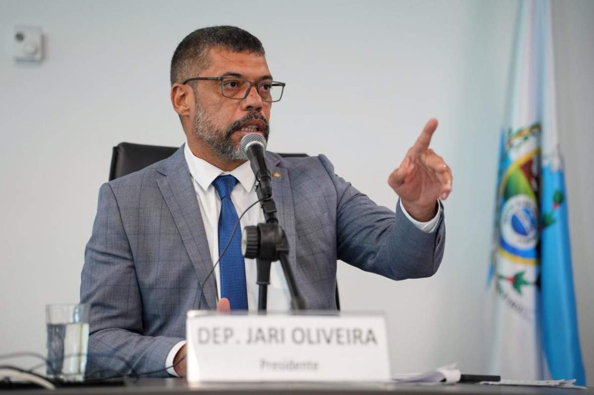 Jari lan&ccedil;a proposta de emenda participativa para col&eacute;gios estaduais
