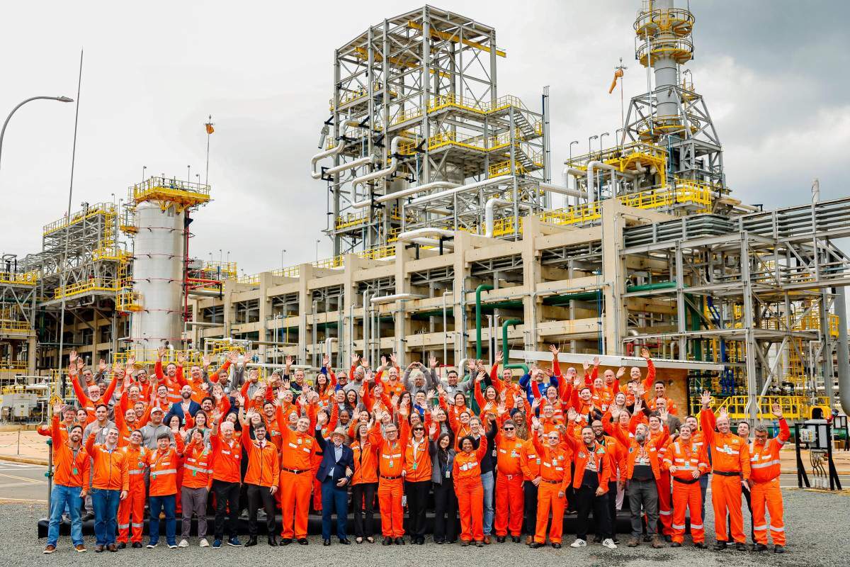 Em Paul&iacute;nia, Lula participa de an&uacute;ncio da Petrobras