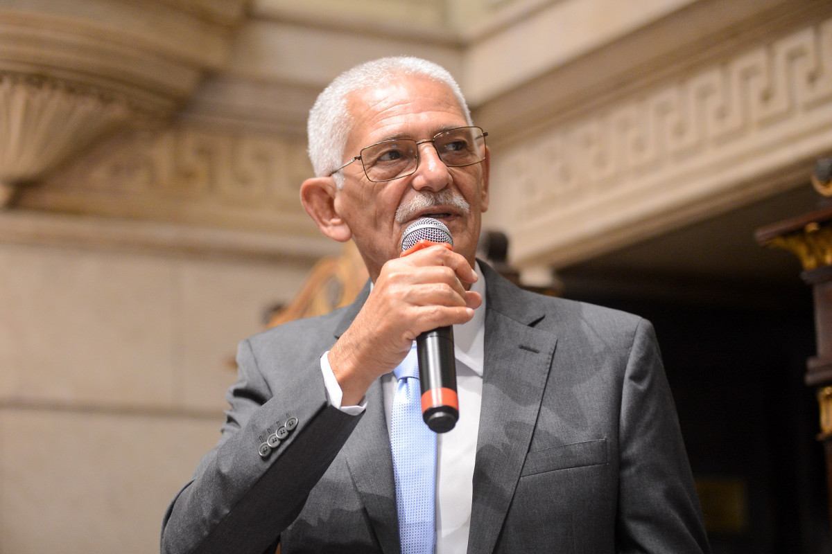 Prefeito de São Gonçalo e pai de Ruas, Capitão Nelson discursando na homenagem