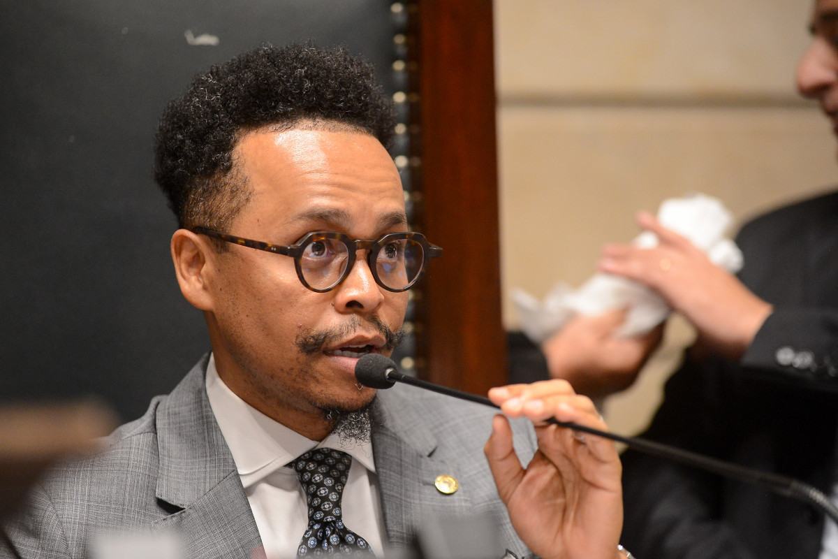 Vereador Rafael Satiê fez questão de discursar durante a solenidade