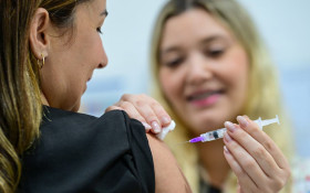 Campos aplica mais 24 mil doses contra a gripe