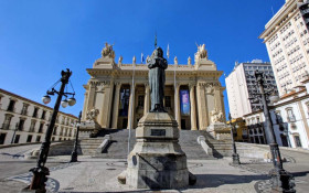 Pal&aacute;cio Tiradentes vira patrim&ocirc;nio do Estado