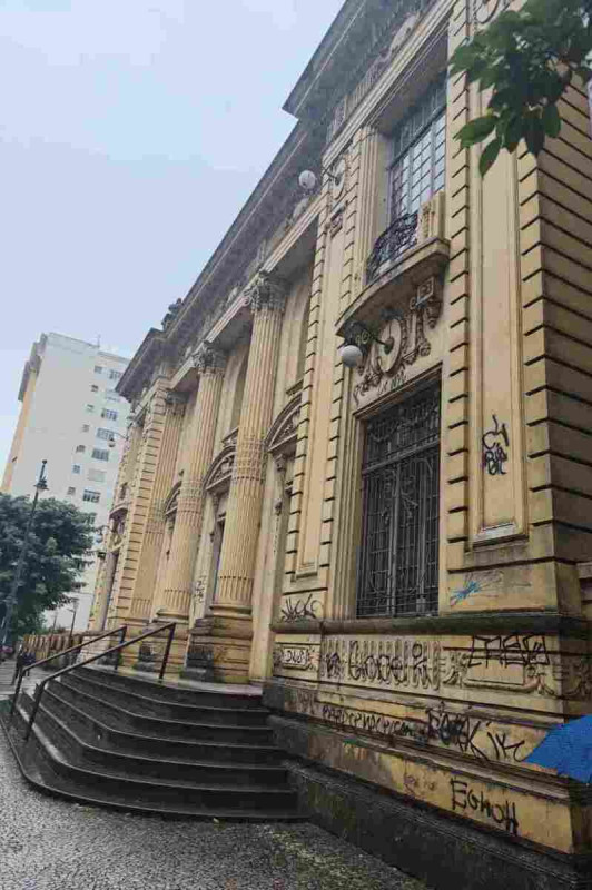 Pr&eacute;dio estatal dos Correios &eacute; colocado &agrave; venda