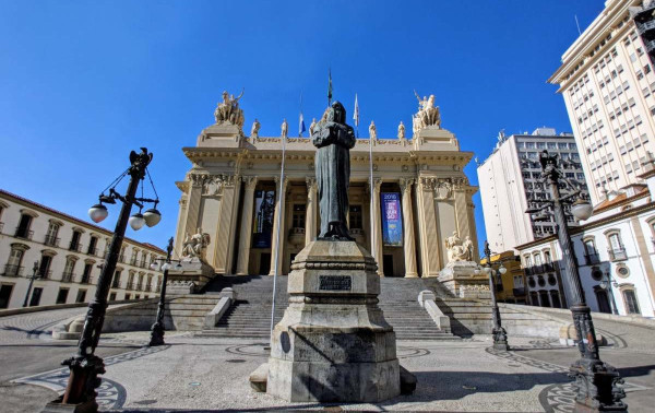 Pal&aacute;cio Tiradentes vira patrim&ocirc;nio do Estado