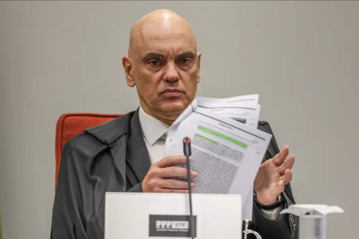 Moraes cobrou ministérios para adoção de providências visand extradição de Carla Zambelli