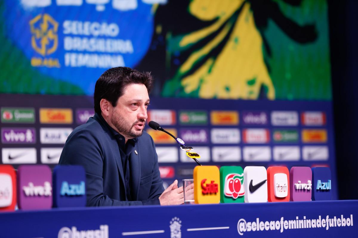 Arthur Elias convocou a Sele&ccedil;&atilde;o para amistosos