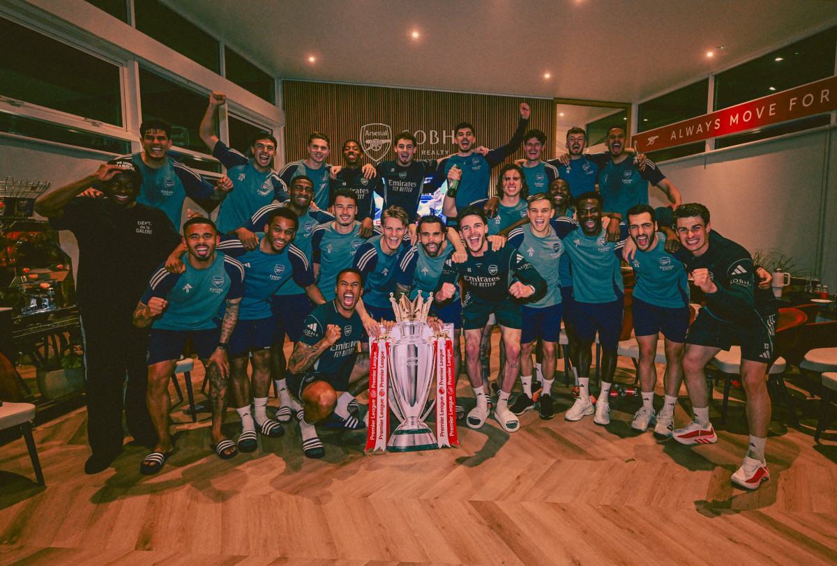 Arsenal volta a conquistar a Premier League ap&oacute;s 22 anos