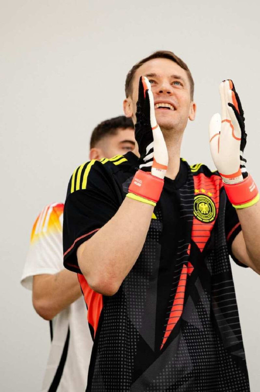 Aos 40 anos, Neuer jogar&aacute; a Copa do Mundo 2026