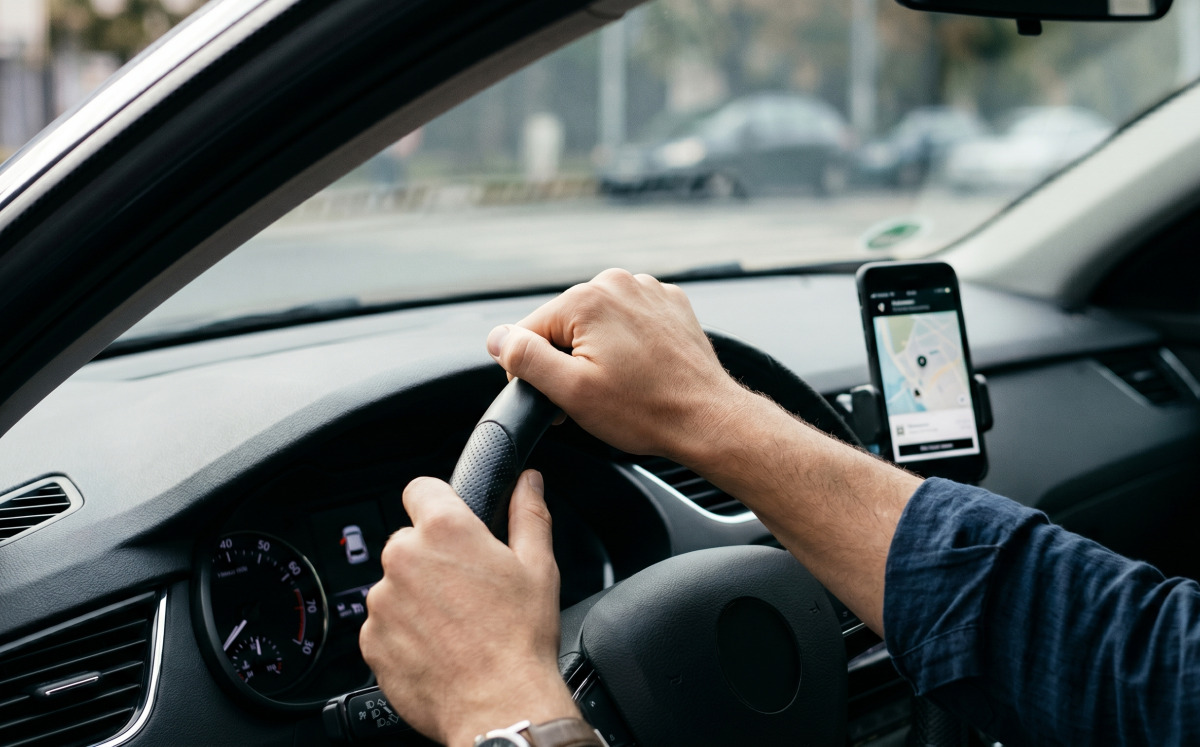 Governo regulamenta cr&eacute;dito para motoristas de aplicativos e taxistas