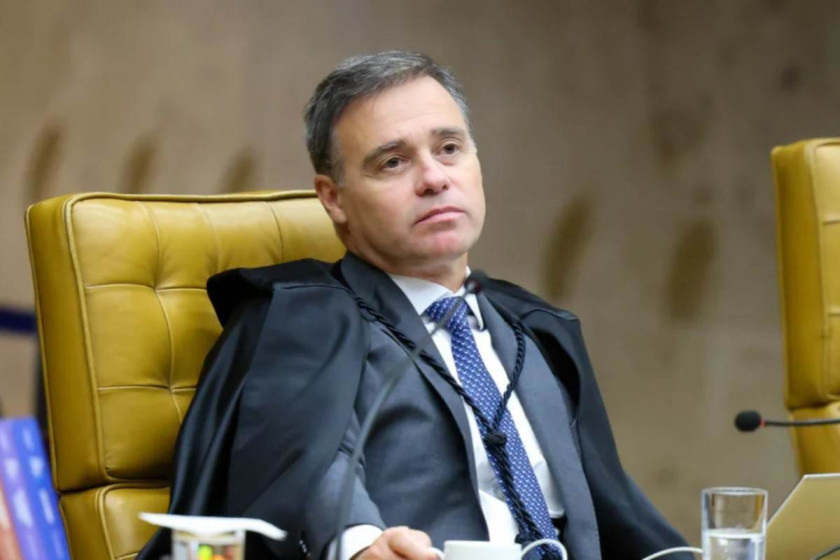 Mendon&ccedil;a aponta esquema de troca de bilhetes entre Marcinho VP e l&iacute;deres do Comando Vermelho em pres&iacute;dio federal
