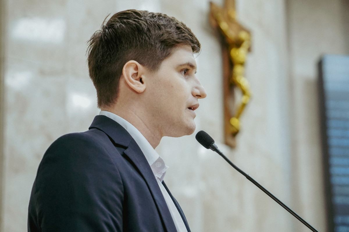 Justi&ccedil;a manda retirar publica&ccedil;&atilde;o de Tiago Santineli sobre Pavanato