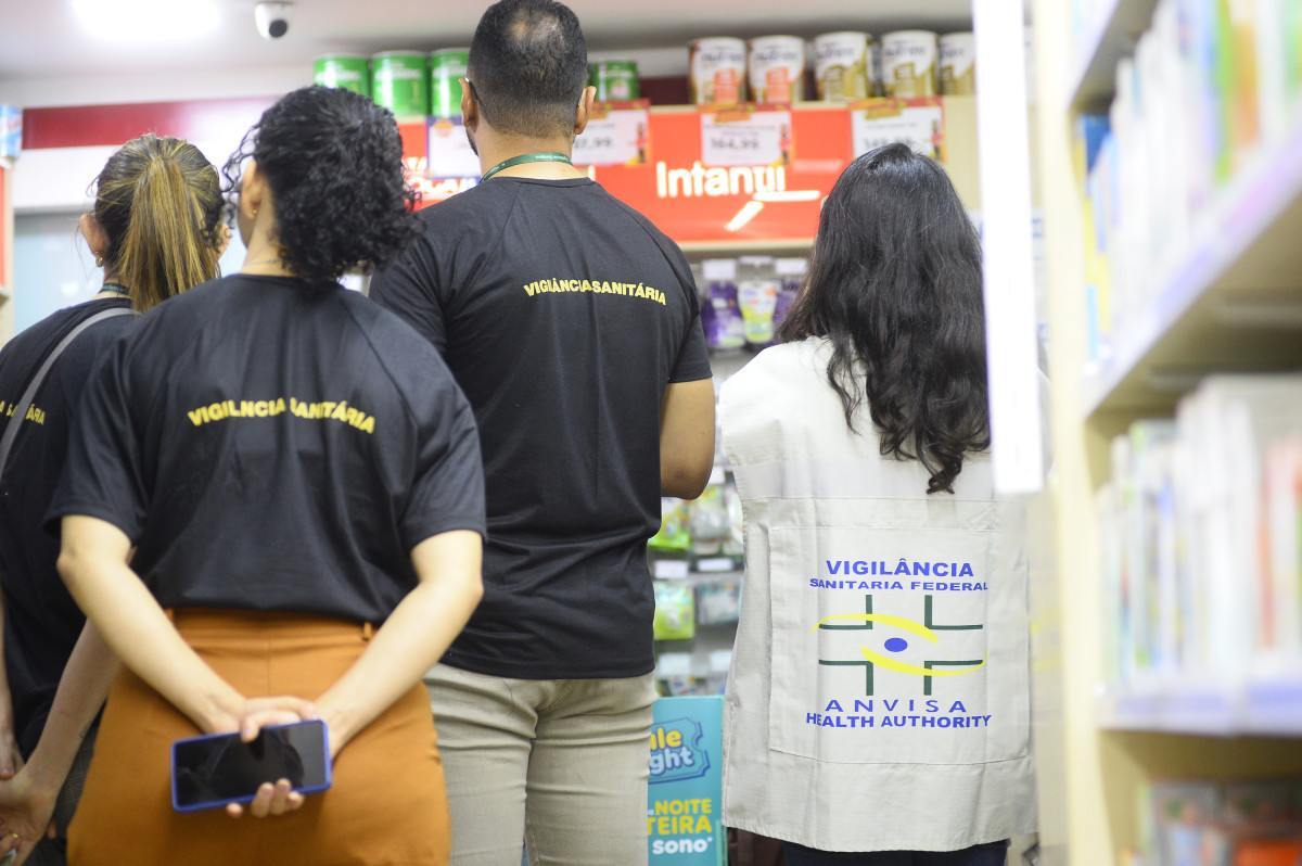 Vigil&acirc;ncia Sanit&aacute;ria do DF faz vistoria em farm&aacute;cias