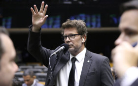 Mario Frias no foco por den&uacute;ncia de rachadinha