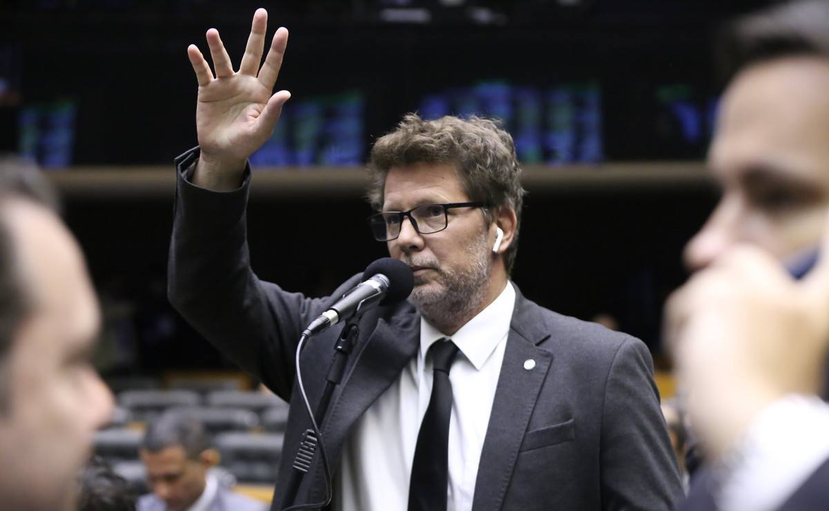 Mario Frias no foco por den&uacute;ncia de rachadinha