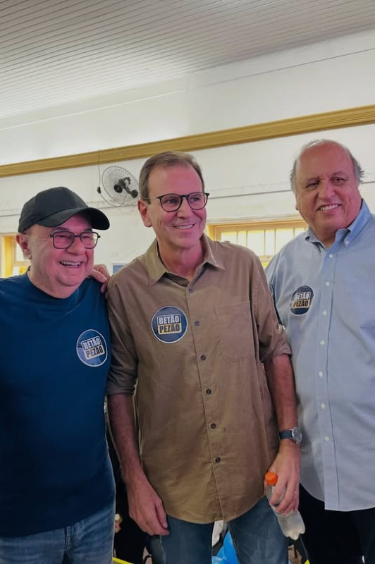 Coluna Magnavita | Pol&iacute;ticos prestigiaram lan&ccedil;amento de pr&eacute;‑candidatura de Bet&atilde;o Pez&atilde;o