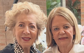 Maria Let&iacute;cia re&uacute;ne amigas em almo&ccedil;o no Bellini