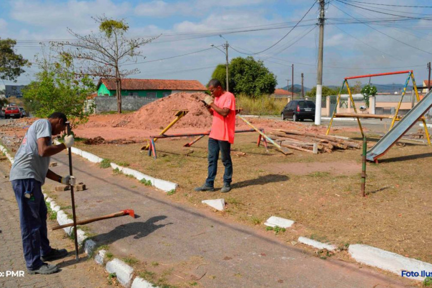 C&acirc;mara de Resende prop&otilde;e reforma