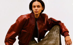 Phoebe Philo chega ao Brasil e movimenta o mercado de luxo