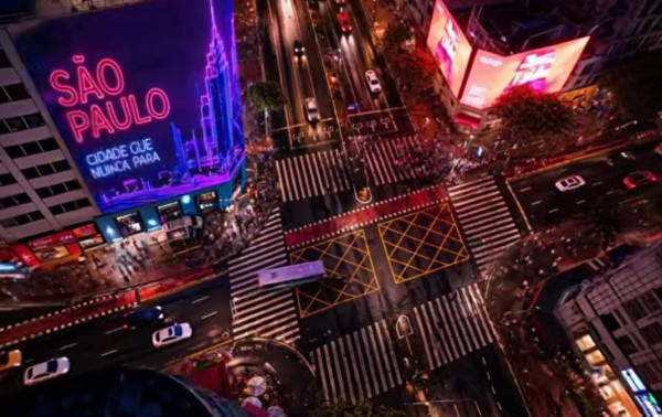 Justi&ccedil;a mant&eacute;m suspens&atilde;o &agrave; Times Square no centro
