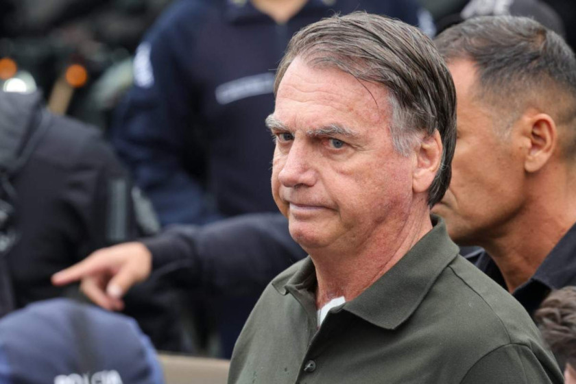 Nunes Marques manda PGR se posicionar sobre revis&atilde;o de pena de Bolsonaro