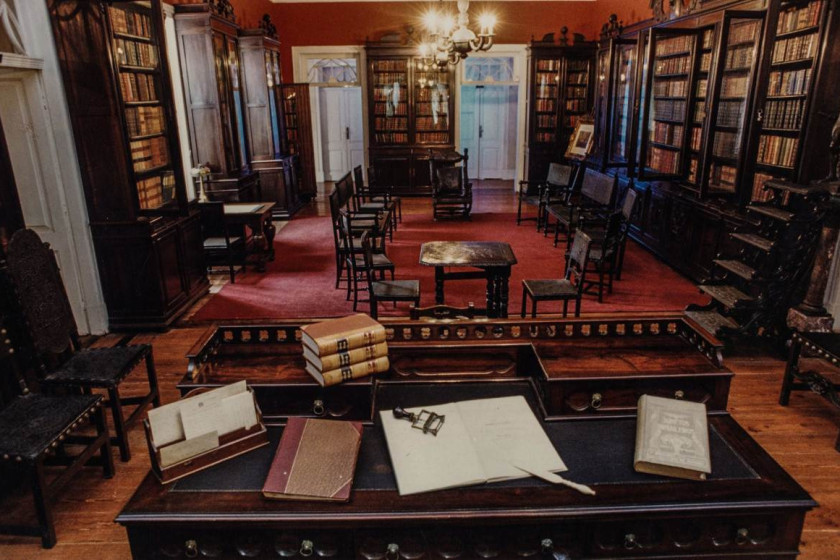 Funda&ccedil;&atilde;o Casa de Rui Barbosa ajuda na pris&atilde;o de ladr&atilde;o de livros