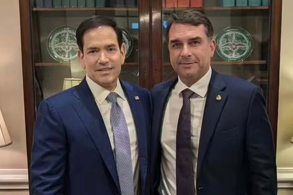 Fl&aacute;vio Bolsonaro volta a debater CV e PCC em reuni&atilde;o com Marco Rubio