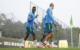 Luiz Henrique iniciaprepara&ccedil;&atilde;o para a Copa naGranja Comary