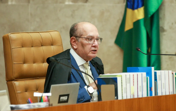 Gilmar Mendes e Andr&eacute; Mendon&ccedil;a batem boca durante julgamento no STF