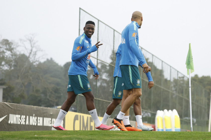 Luiz Henrique iniciaprepara&ccedil;&atilde;o para a Copa naGranja Comary