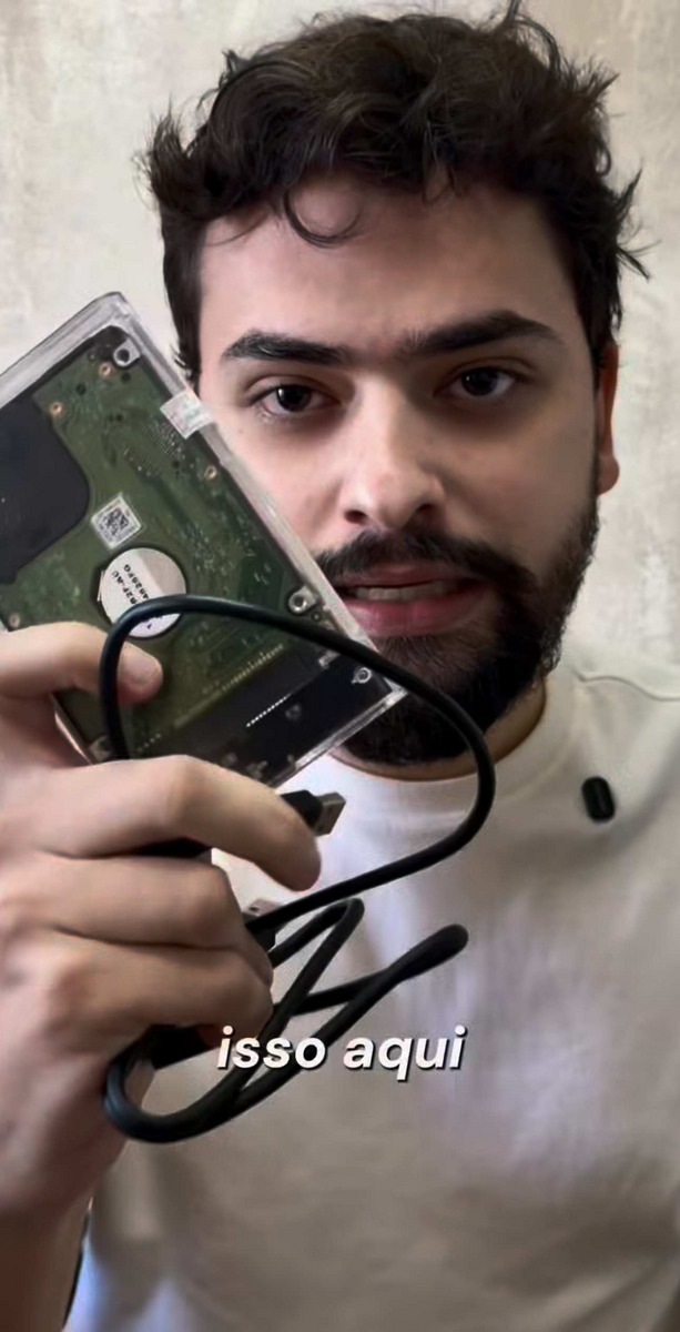 Vereador Vini Oliveira de Campinas (SP) atrasa pronunciamento 6 horas para se dizer inocente