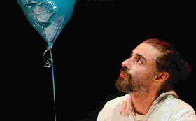 Felipe Haiut volta aos palcos com solo sobre paternidade