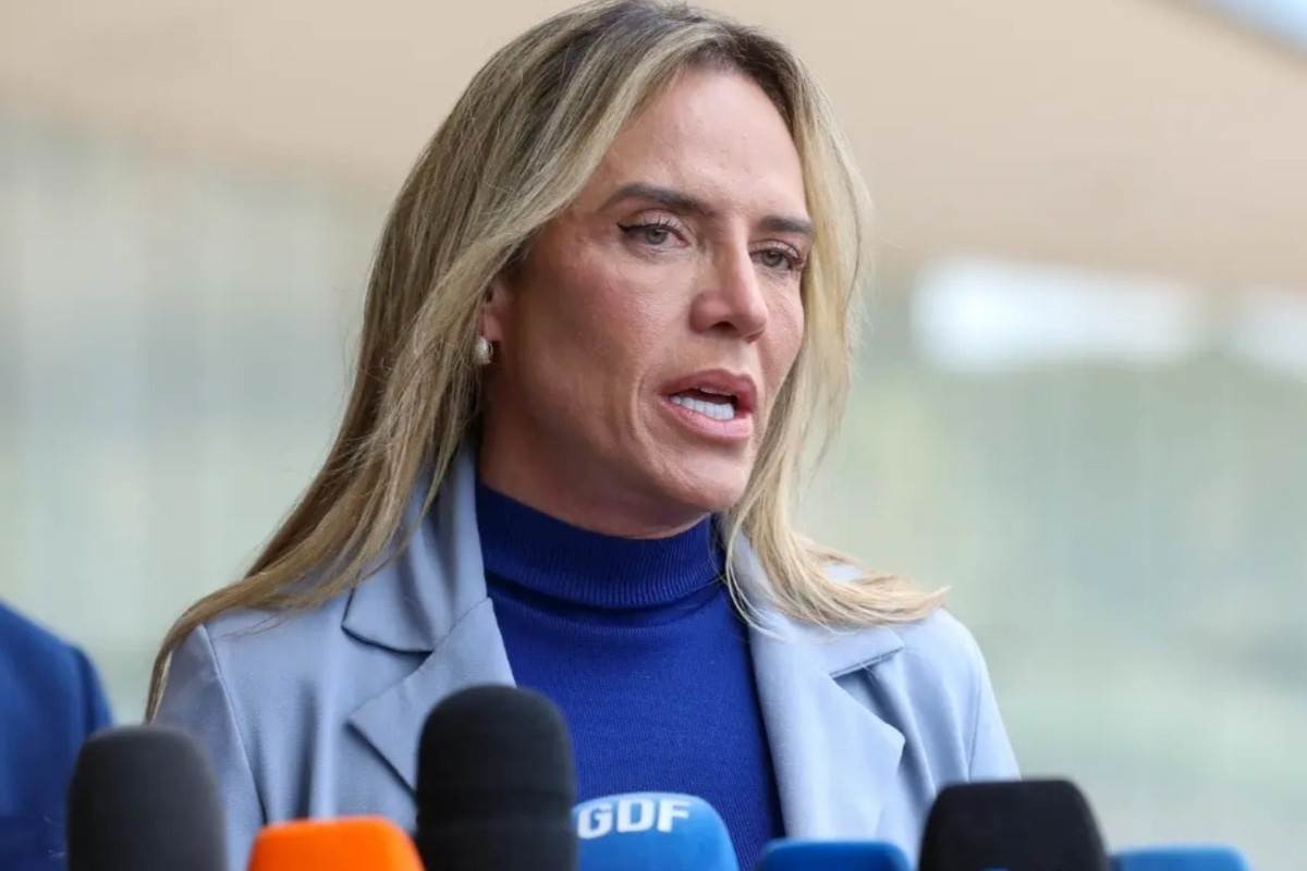 Celina Le&atilde;o passa por procedimento ap&oacute;s ser internada com pneumot&oacute;rax