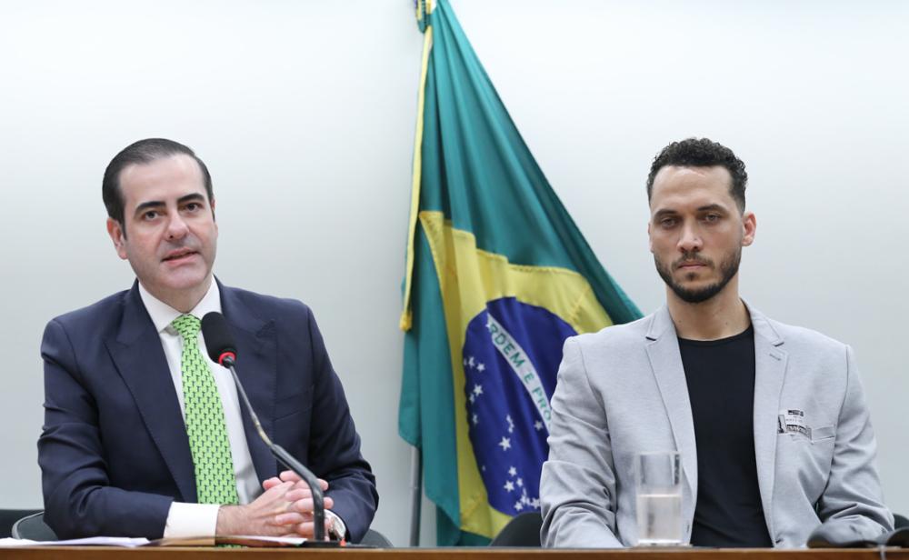 C&acirc;mara dos Deputados realiza sess&atilde;o solene pela trag&eacute;dia da Chapecoense