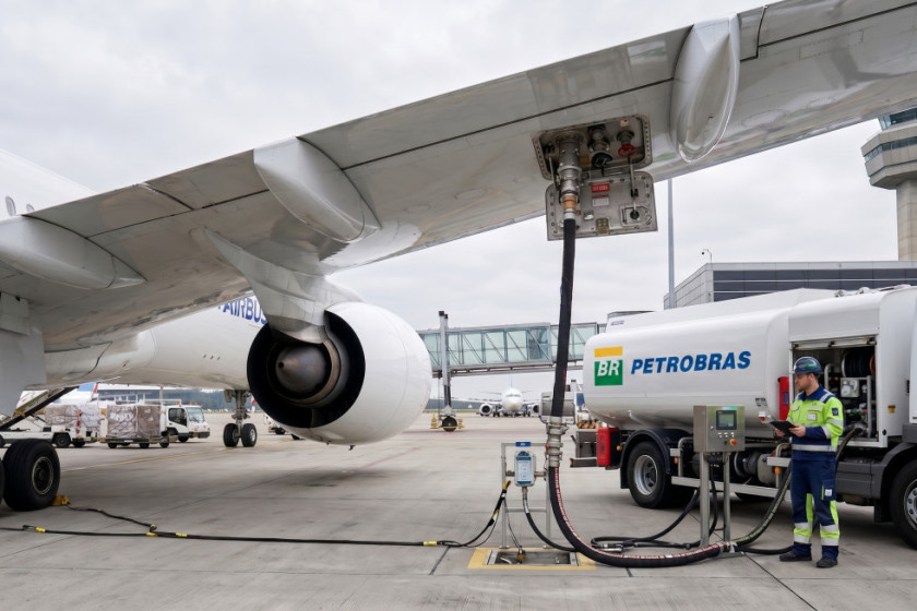 Petrobras reduz pre&ccedil;os do querosene de avia&ccedil;&atilde;o e do diesel