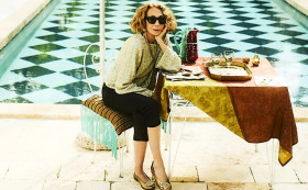 Aos 79 anos, Marisa Berenson assina cole&ccedil;&atilde;o exclusiva