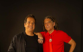 Sem a pretens&atilde;o de melhorar o que j&aacute; &eacute; perfeito, 'Os Afro_sambas' ganha releitura por Marcos Sacramento e Z&eacute; Paulo Becker