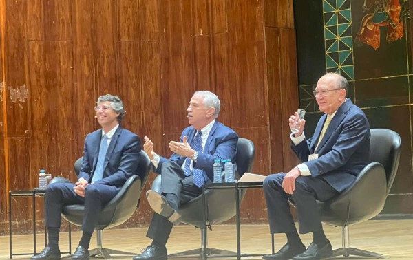 Coluna Magnavita | F&oacute;rum de Lisboa se consolida como a "Davos" brasileira