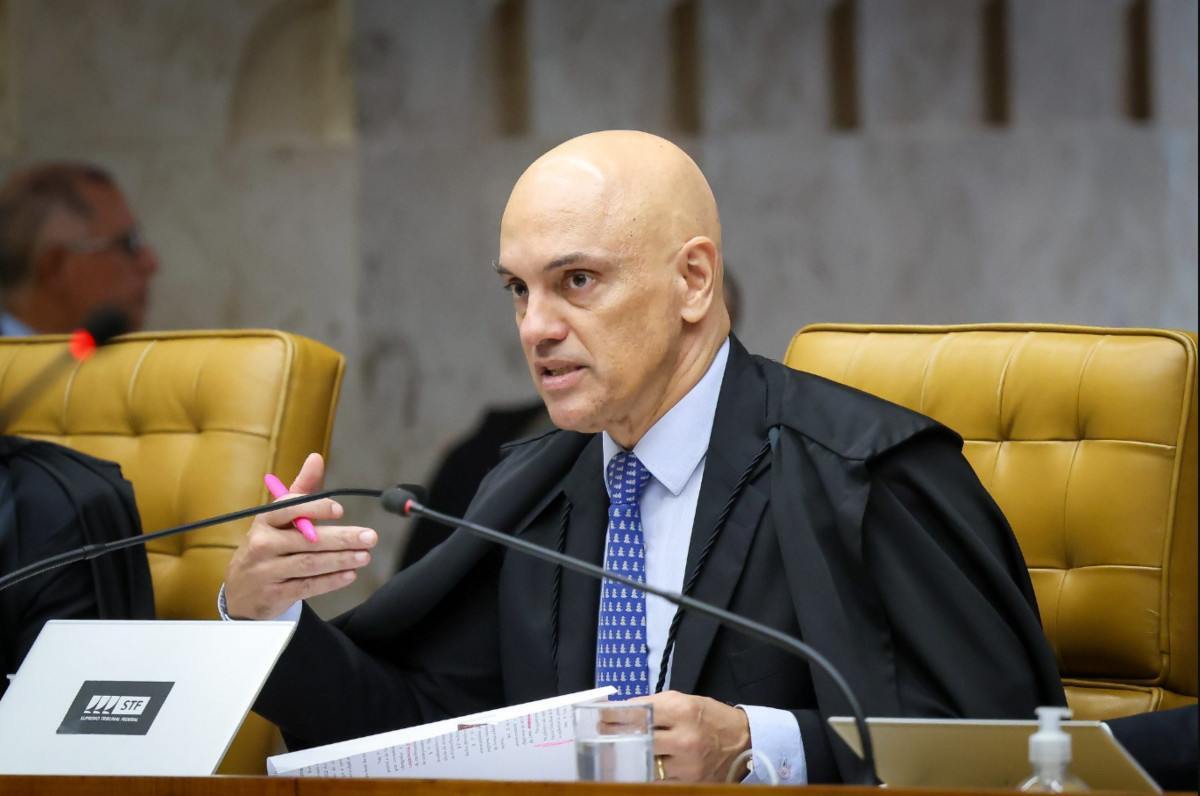 Alexandre de Moraes é relator da ação contra Eduardo Bolsonaro