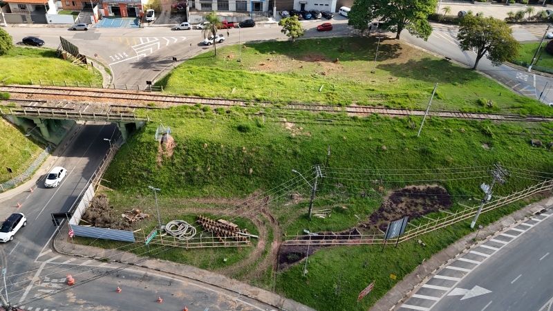 GRANDE CAMPINAS | TIC Trens inicia constru&ccedil;&atilde;o de viaduto ferrovi&aacute;rio em Vinhedo